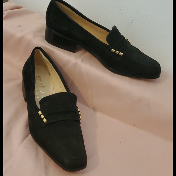 Sacha Black Suade Loafer Pumps Size 5.5 - Picture 3 of 6